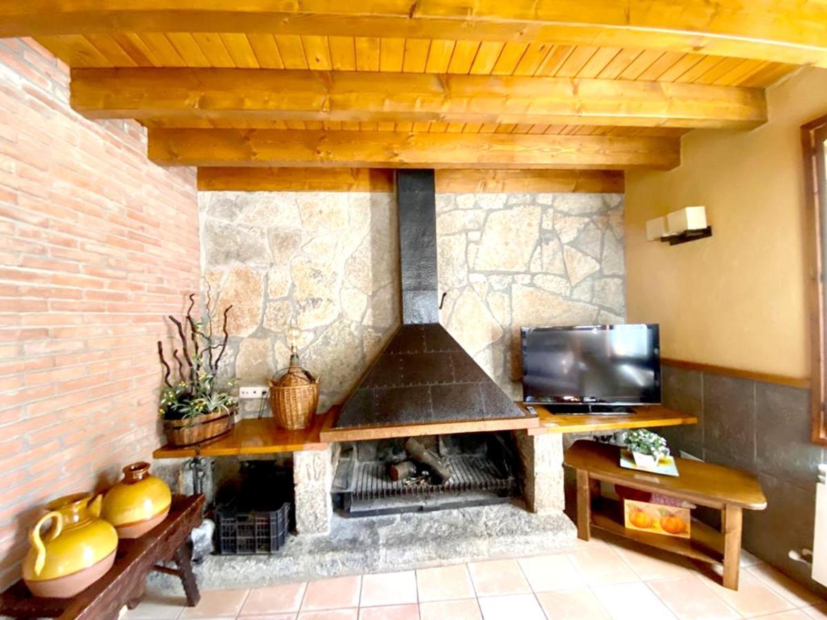 Spacious House In Ogassa With Terrace And Bbq מראה חיצוני תמונה