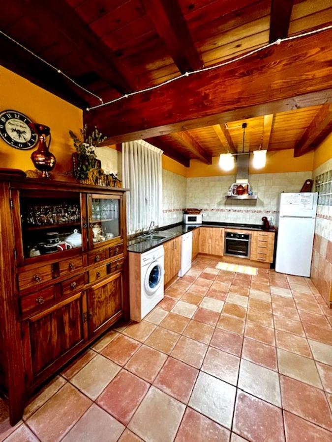 Spacious House In Ogassa With Terrace And Bbq מראה חיצוני תמונה