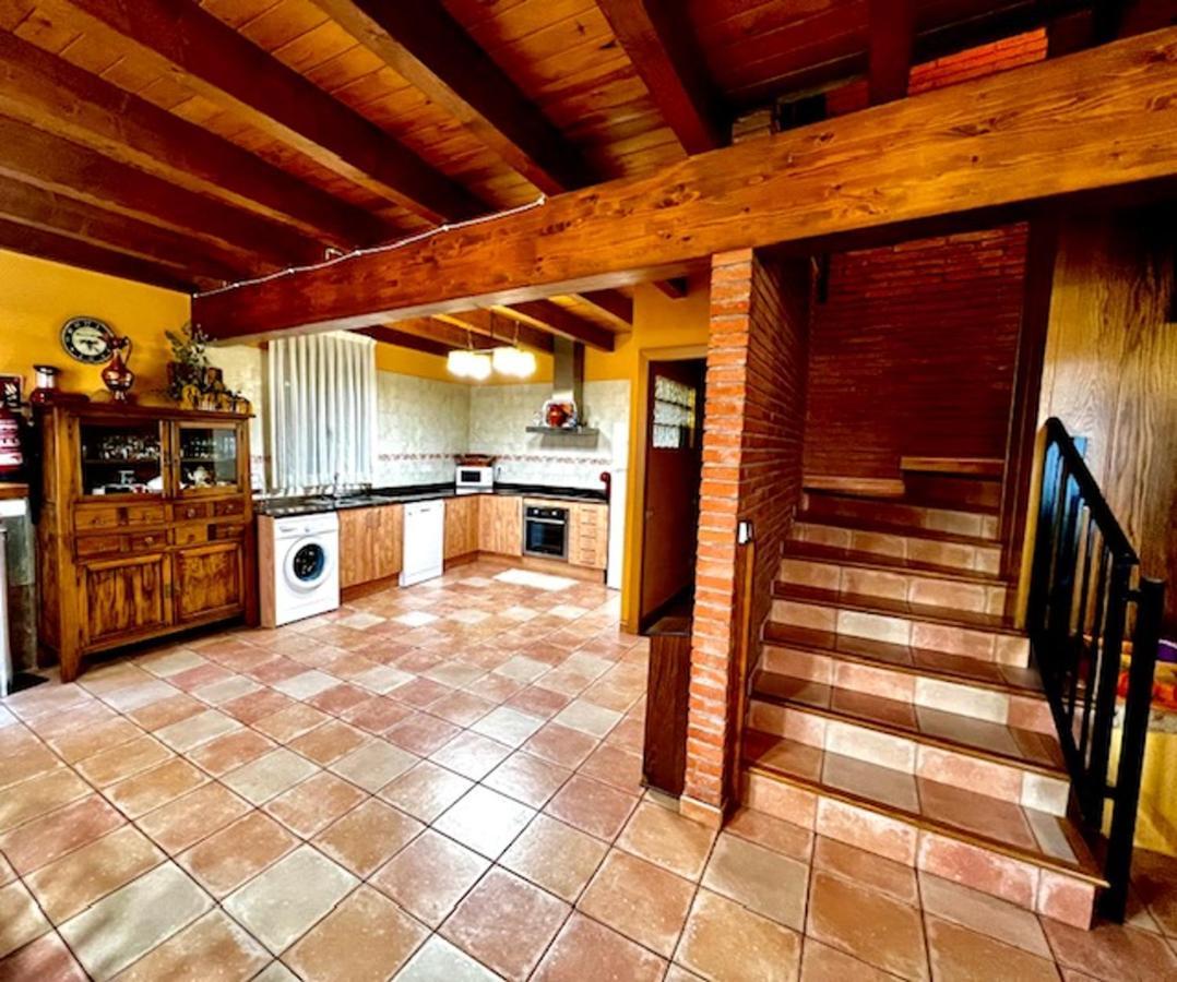 Spacious House In Ogassa With Terrace And Bbq מראה חיצוני תמונה